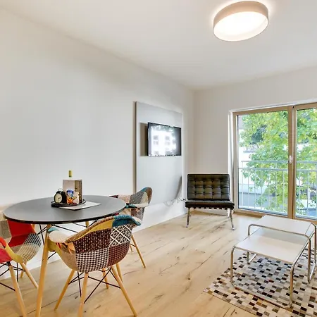 Mont Apartements Апарт-отель Кёльн